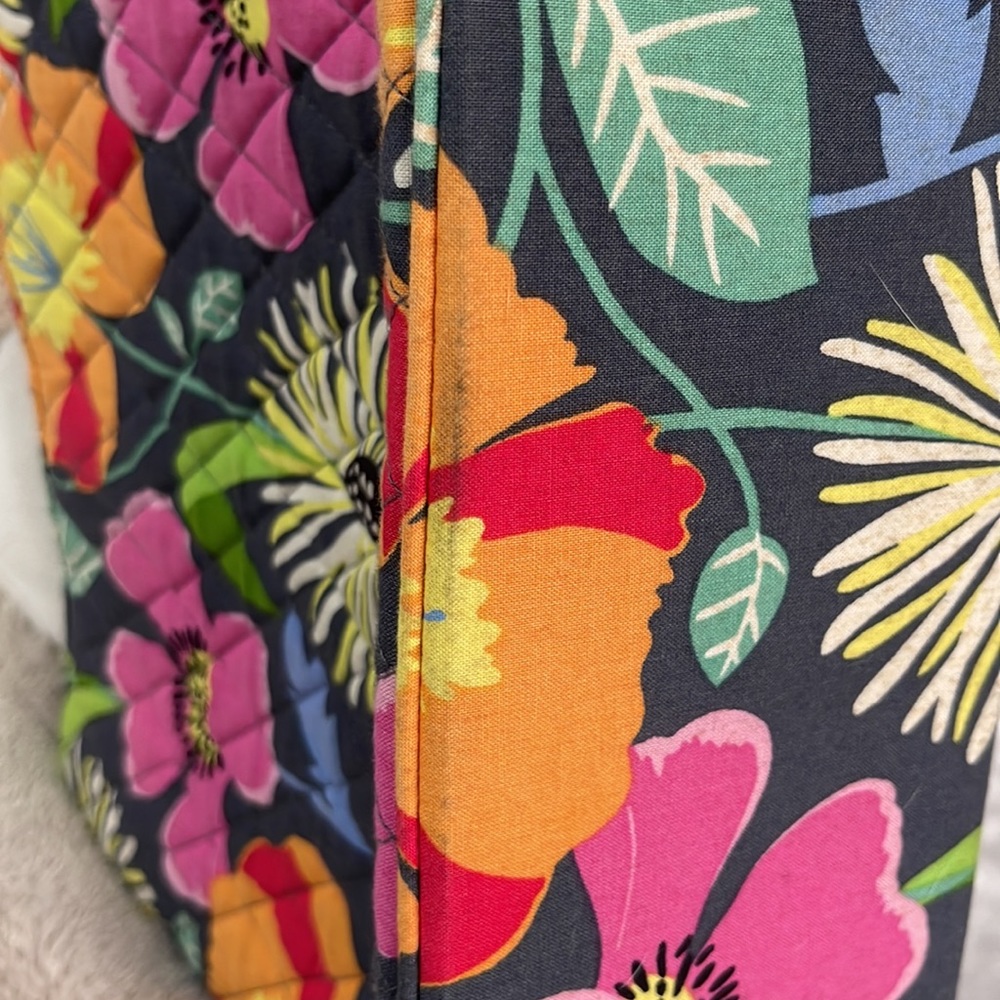 ๐ PRICE DROP ๐Vera Bradley Floral Women's Bag - Picture 14 of 16